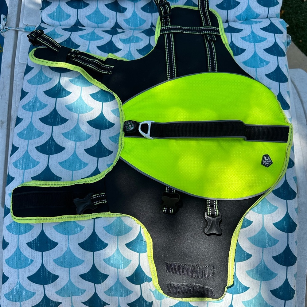 Dog life jacket